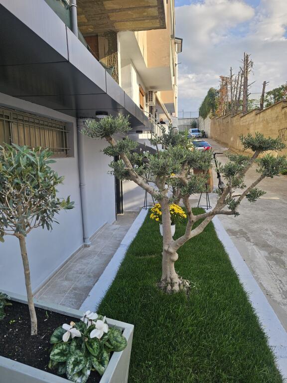 Hera e parë qe jepet me Qera: Garzoniere  sapo investuar * *(📍Porcelan - pranë Tv Klanit dhe Fakultetit EUROPIAN )* - Kt.1 - *310 €/Muaj* - Sp.30 m²