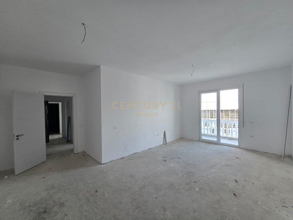 Shesim apartament 2+1 "Rruga 7 Marsi" Kamez! 107,000 €