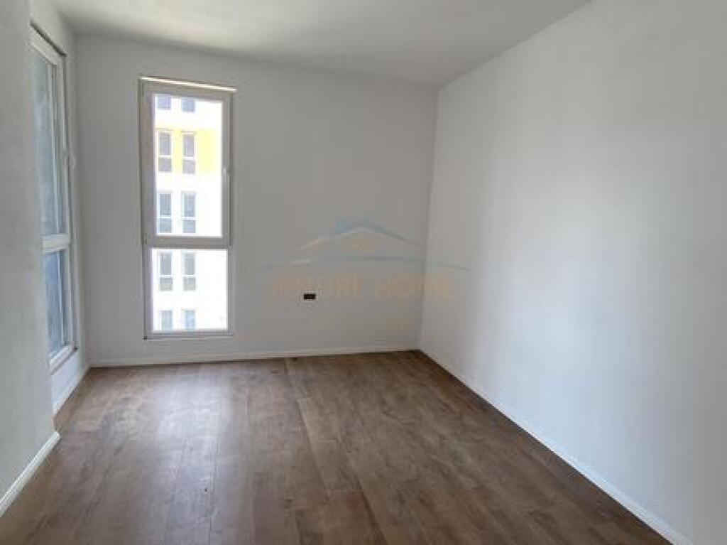 Shitet, Apartament 2+1+2 ,Univers City.