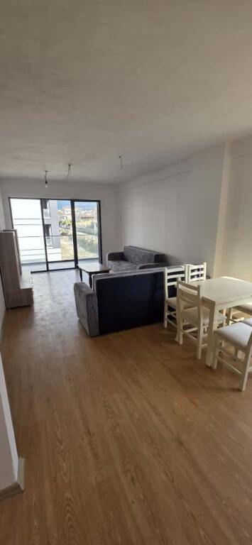Apartament 3+1 me qira tek 5 Maji