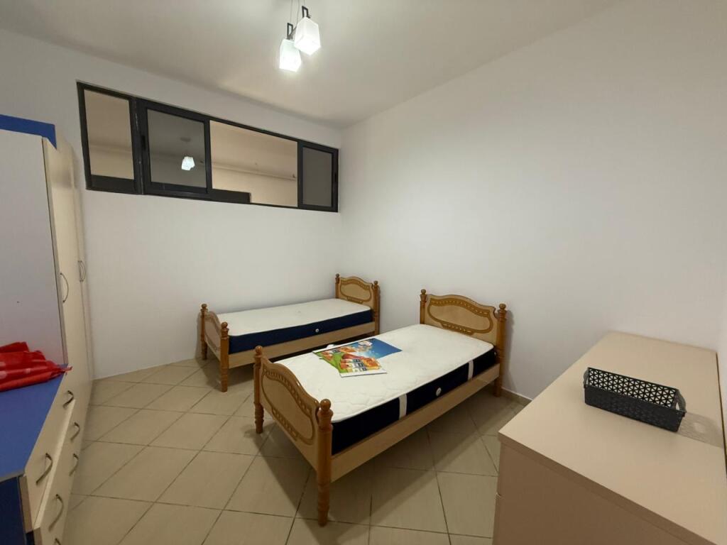 2+1,arredato,ingresso privato,nuovo Sauk prezzo 450 mila lek