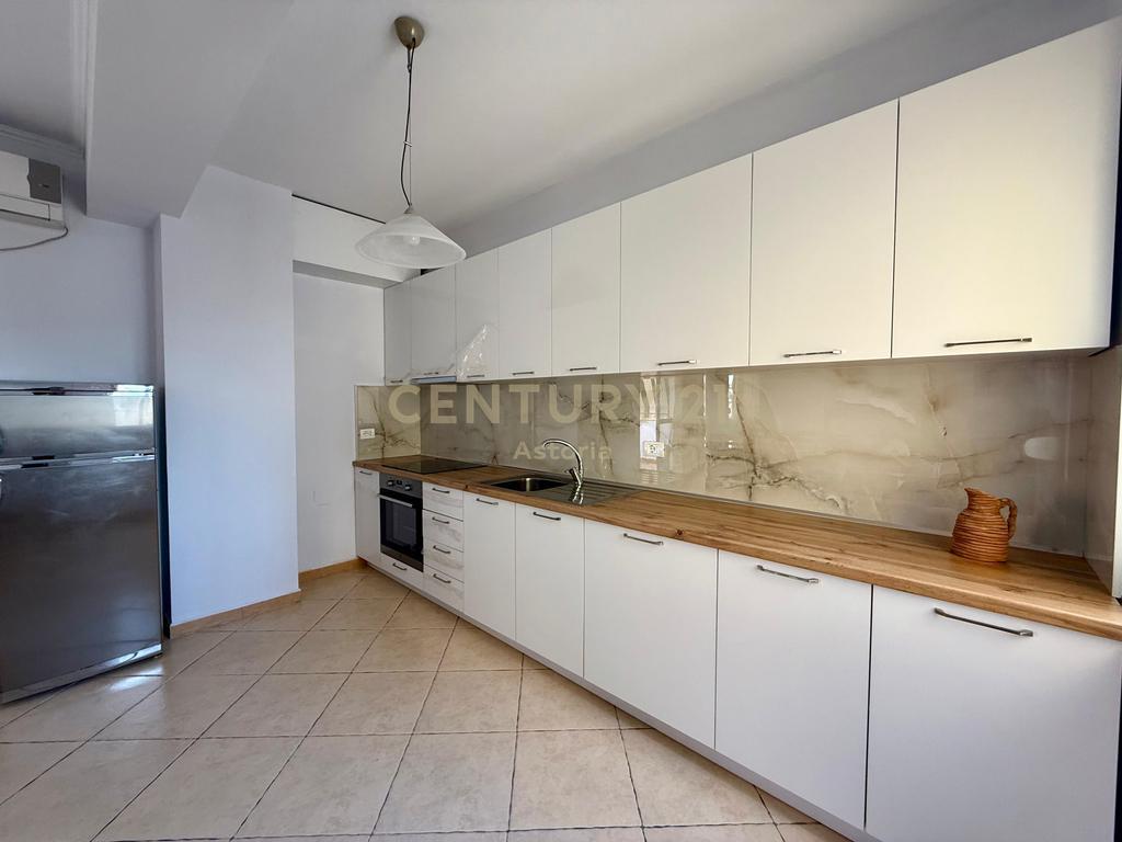 APARTAMENT 2+1+2 PER QIRA, AMBASADA GJERMANE 800 € /Muaj