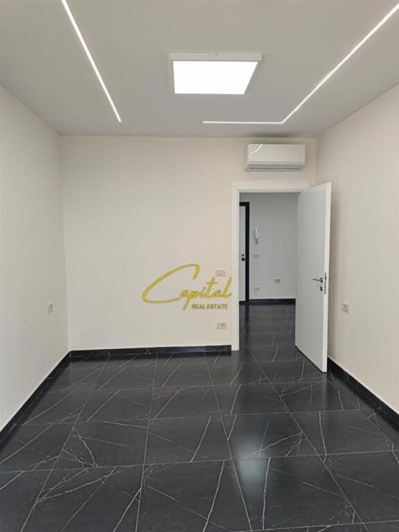 BUSINESS PREMISES FOR RENT 75 M2 MINE PEZA STREET 550 EURO