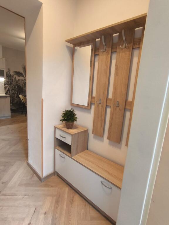 Jepen dhe per airbnb. Jepen 2 garsonjere me qera pas Amerikan 2, rr vedat kokona