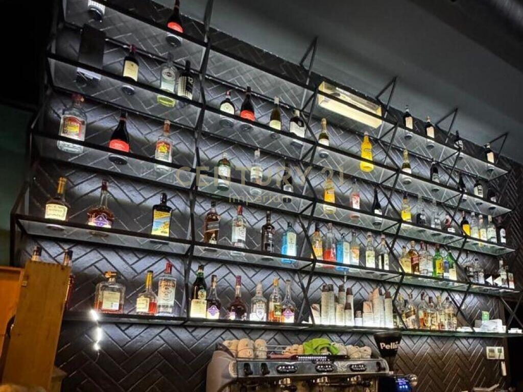 VENDIAMO AMBIENTE COMMERCIALE E BAR-CAFFÈ IN VIA FERIT XHAJKO!