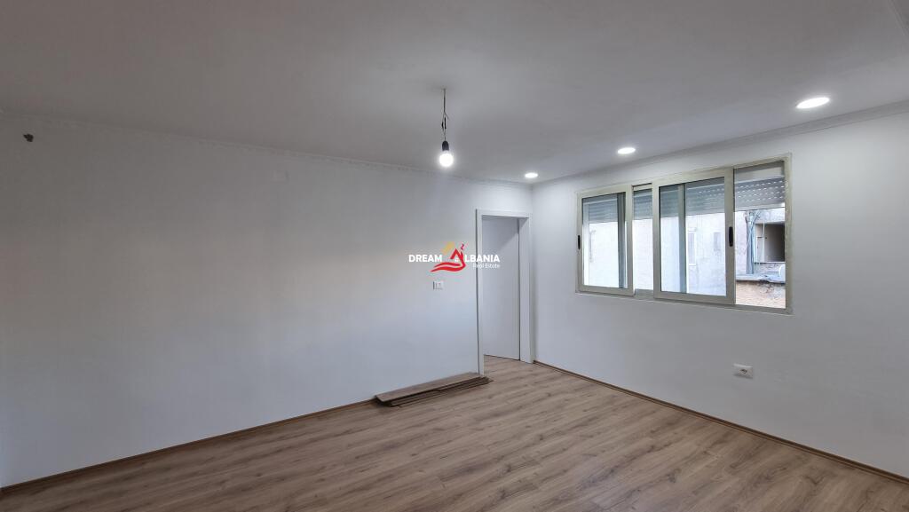 Apartament 2+1 ne shitje tek Komuna e Parisit prane Stadiumit Dinamo ne Tirane (ID 4129529)