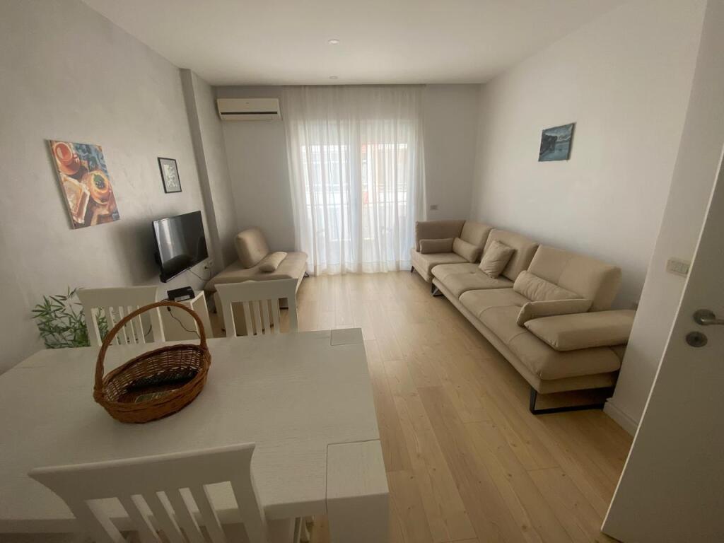 📌 Appartamento 1+1 con vista mare in affitto a Lungomare, Vlora