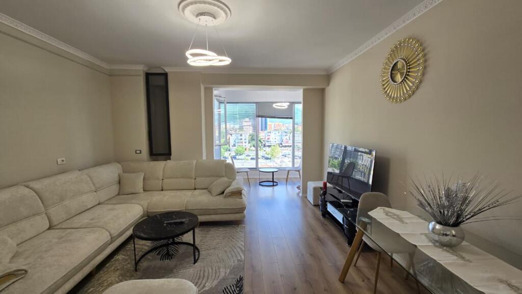 SUPER APARTAMENT 1+1 ME QIRA, TE USLUGA ‼️