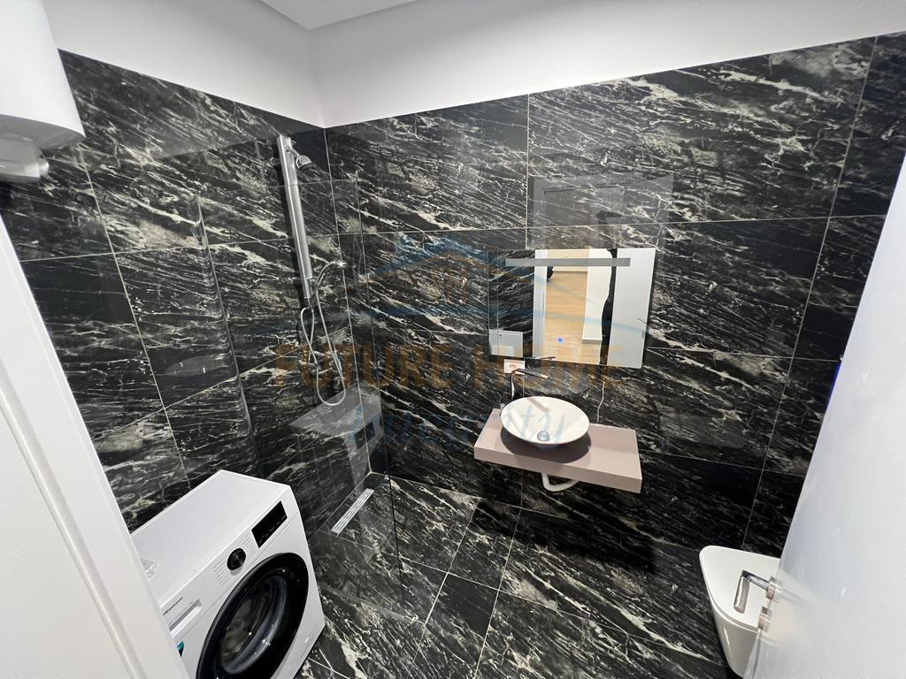 Qera, Apartament 2+1+Post Parkimi, Rruga Riza Cerova, Tiranë.