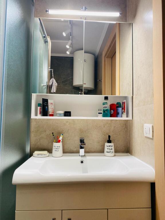 Shitet apartament 1+1 me pamje nga deti. Durrës, zona Plepa