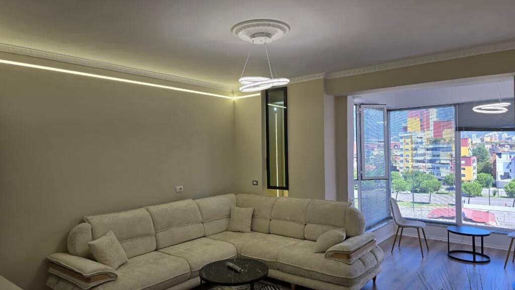 SUPER APARTAMENT 1+1 ME QIRA, TE USLUGA ‼️