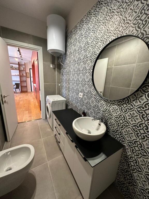 Jepet Me Qera Apartament 1+1+1 Post Parkimi + 1 Ballkon