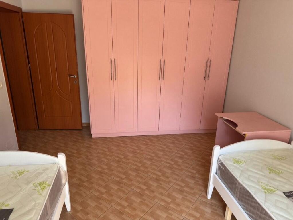 Jepet Me Qera Apartament 2+1+1 Ballkon