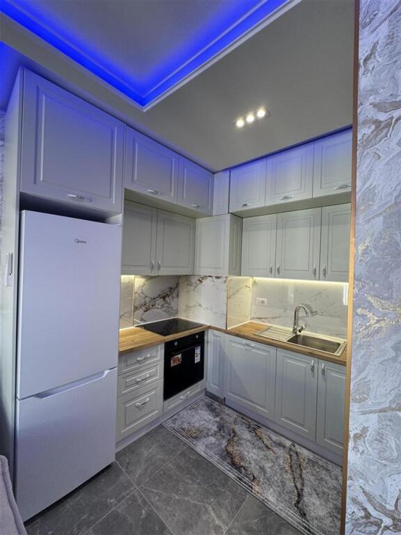 JEPET ME QIRA 1+1 TE UNIVERS CITY 500 EURO