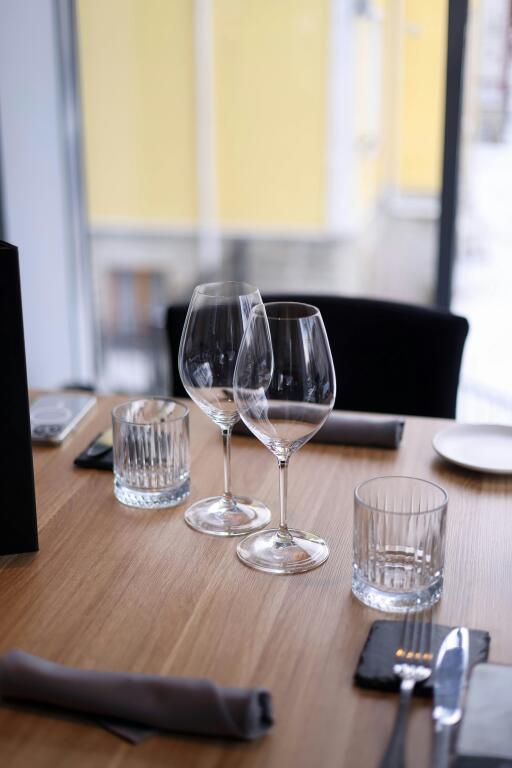 BAR RESTAURANT &amp; HOTEL FOR SALE IN BERZHITE