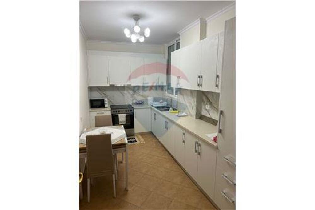 Jepet me qira apartament 2+1 tek Rruga e Kavajes