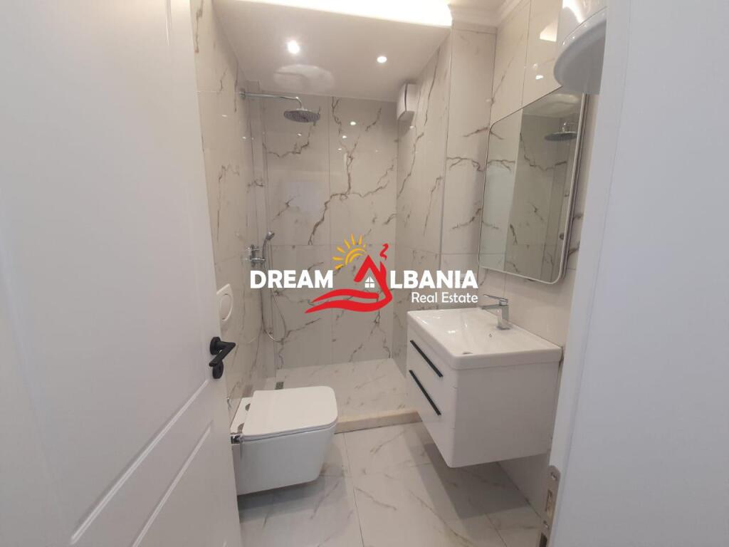 Vendesi in vendita 1+1 a Tiranë e Re, vicino alla Scuola 26 Nëntori (ID 4119444)