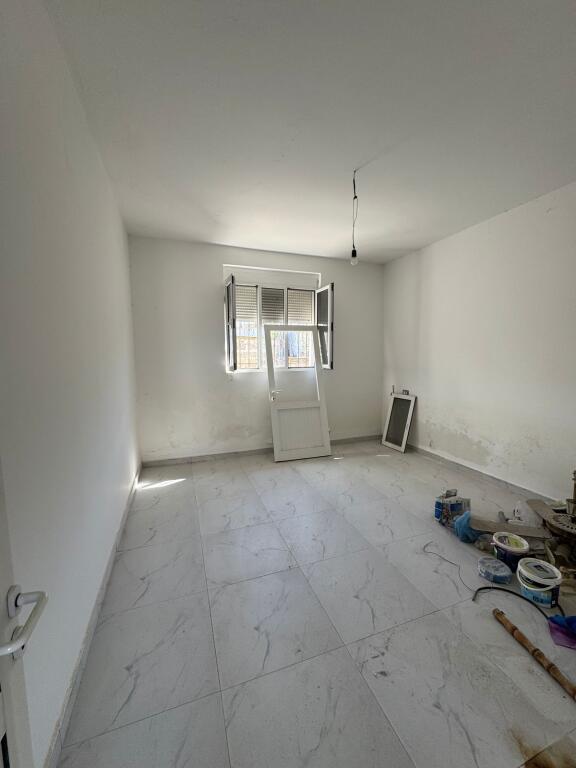 Me çmim apartamenti, Shitet shtepi private ,Kavaje