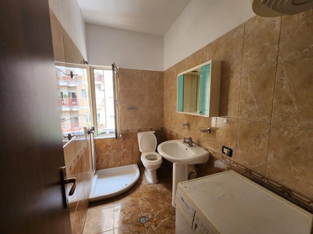 Jepet Me Qera Apartament 2+1+1 Ballkon
