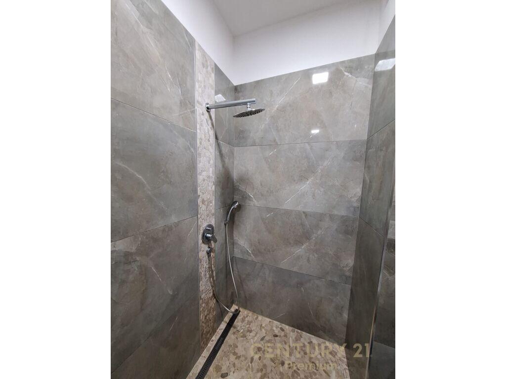 SHITET APARTAMENT 2+1 NE DHERMI ME PAMJE FANTASTIKE NGA DETI!