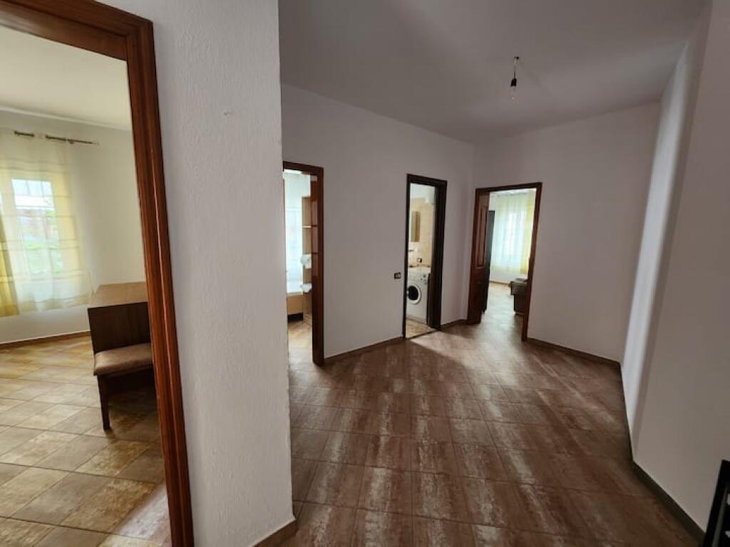 Jepet Me Qera Apartament 2+1+1 Ballkon