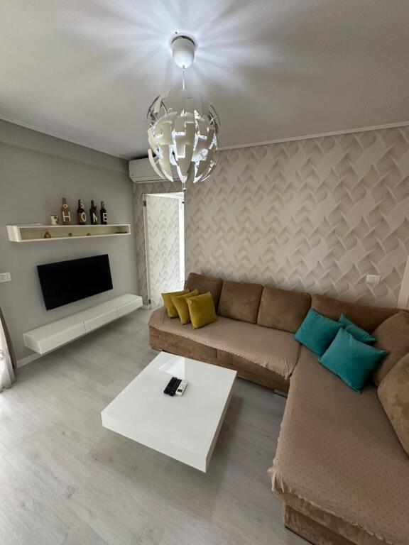 ✨ EKSKLUZIVE – SHITET APARTAMENT 2+1 UNAZA E RE ✨