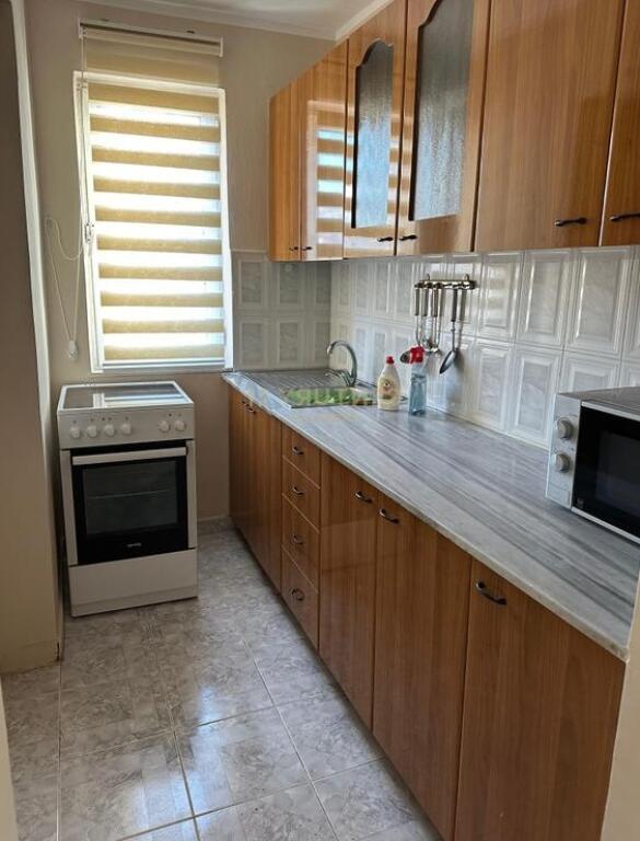 Jepet me Qira Apartament 1+1 tek Rr Kavajes 500 € /Muaj