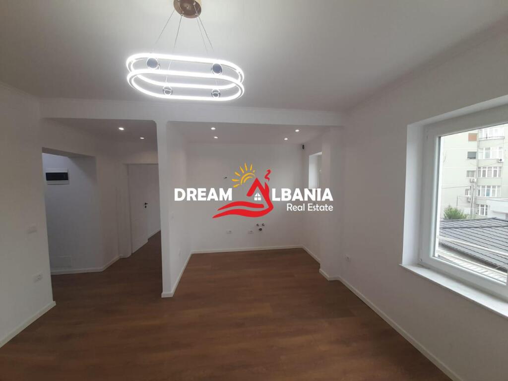 Vendesi in vendita 1+1 a Tiranë e Re, vicino alla Scuola 26 Nëntori (ID 4119444)