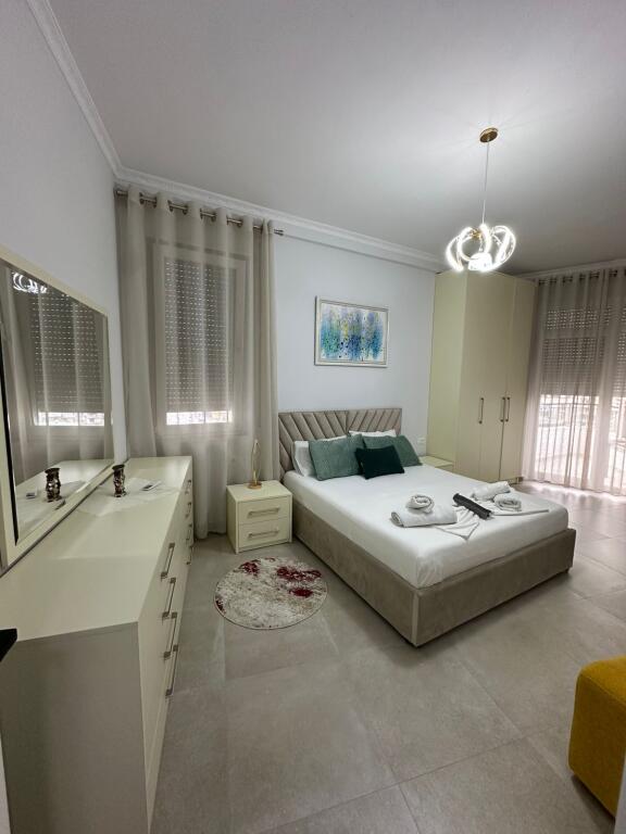 Affittasi appartamento 2+1+2T(una toilette con aspiratore) al Donika Center !