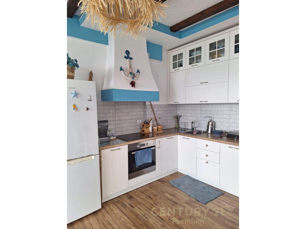 SHITET APARTAMENT 2+1 NE DHERMI ME PAMJE FANTASTIKE NGA DETI!