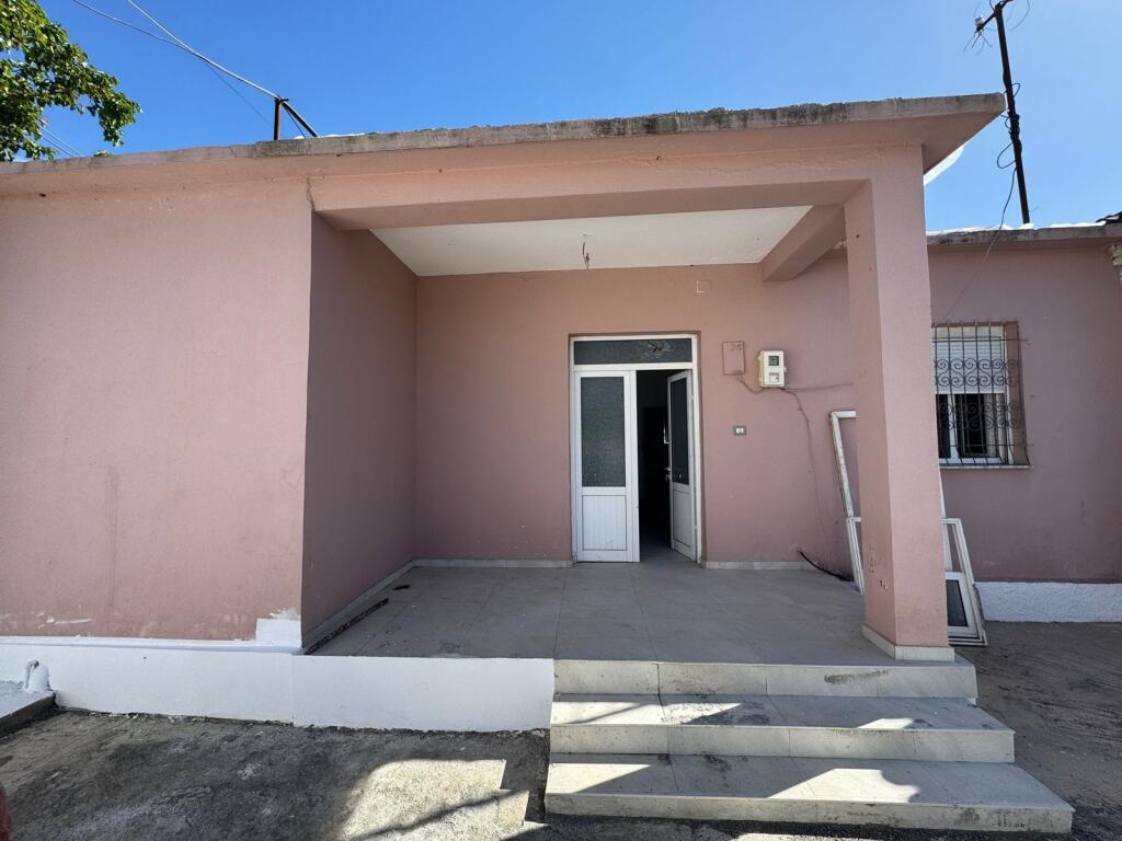 Me çmim apartamenti, Shitet shtepi private ,Kavaje