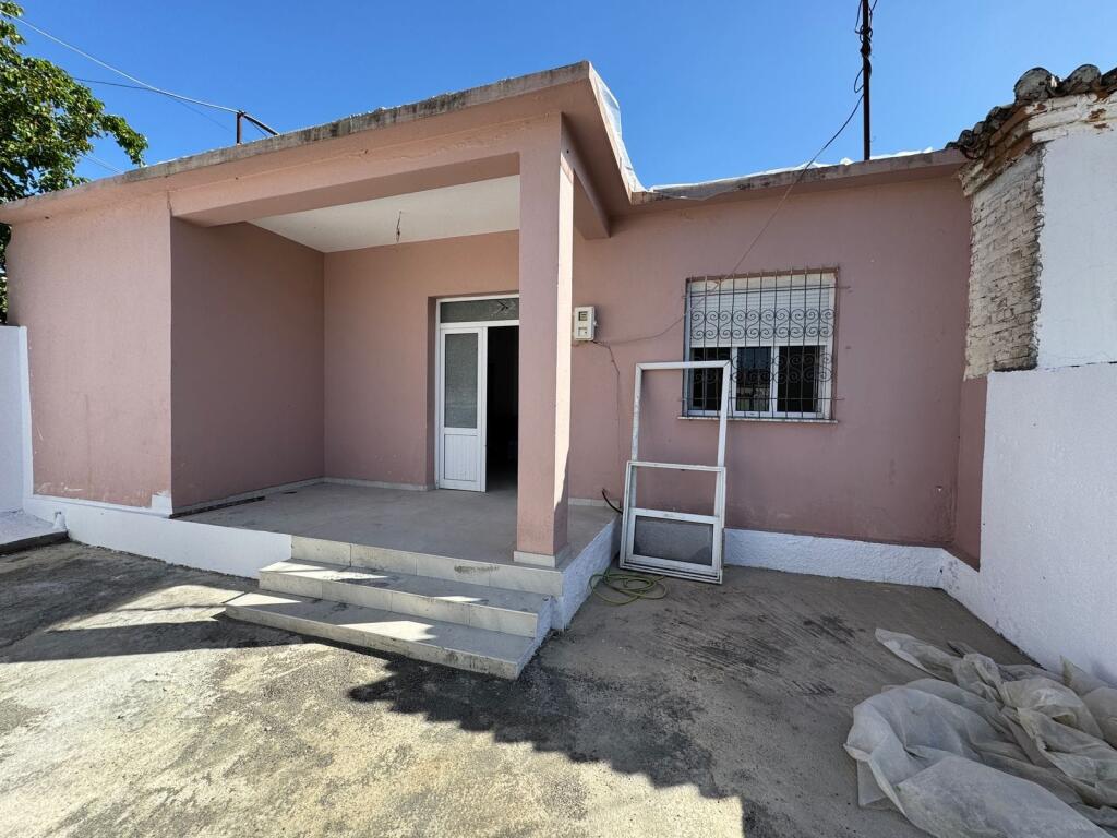 Me çmim apartamenti, Shitet shtepi private ,Kavaje