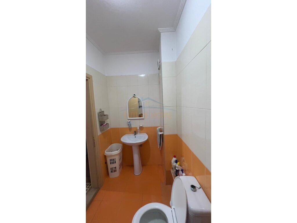 Shitet Apartament 1+1 Prane Eleonores, Kodra e Diellit, Tirane.