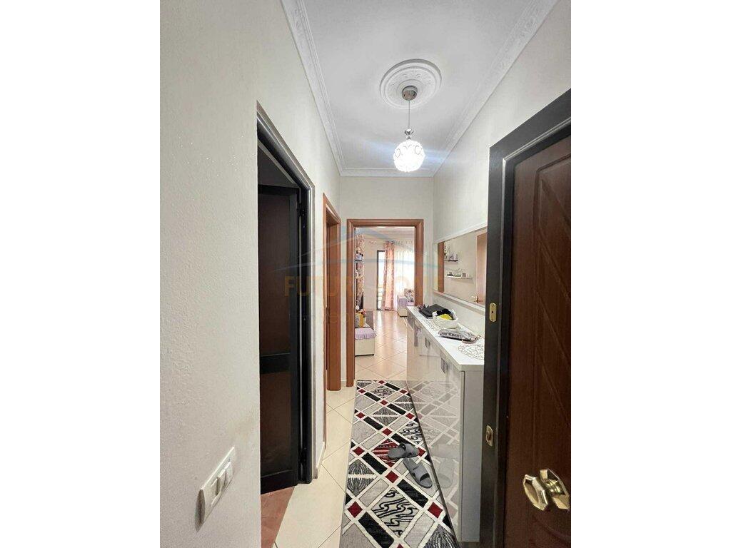 Qera , Apartament 1+1 i konvertuar në 2+1, Yzberisht