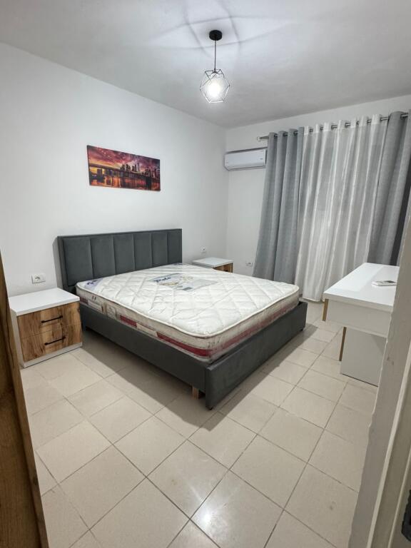 Jepet me qera apartament 1+1 ne Laprake prane  Kupoles.