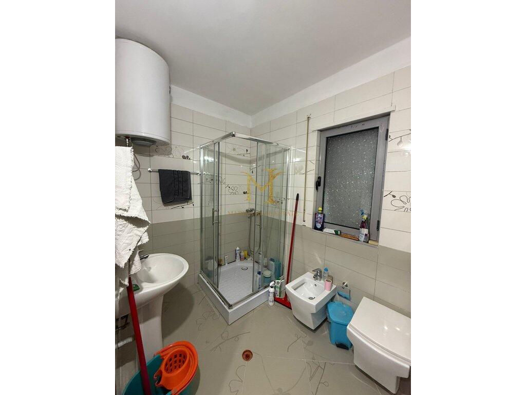IN VENDITA APPARTAMENTO 2+1+ VERANDA, SUPERFICIE 149 M2, PRESSO IL COMPLESSO EKA SULLA SPIAGGIA DI DURRES !!