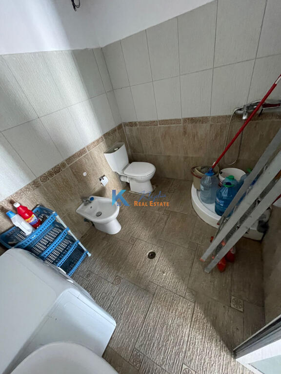 Appartamento 2+1+2 in VENDITA ad Astir, dietro il bar Bohem