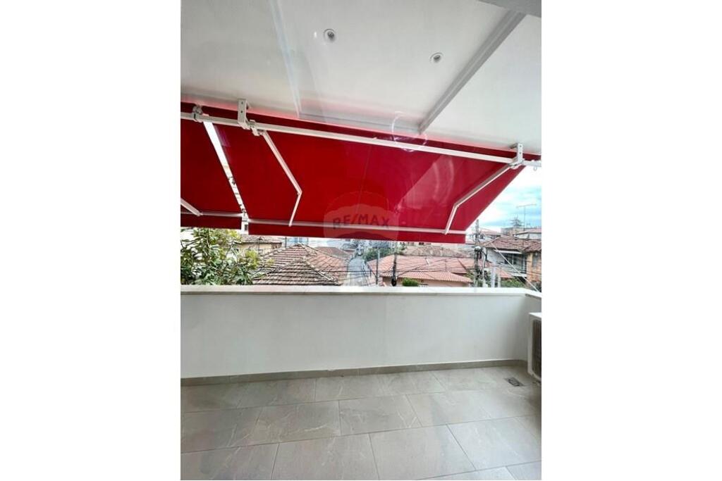 APARTAMENT 2+1 ME QIRA TEK RRUGA E DURRESIT!