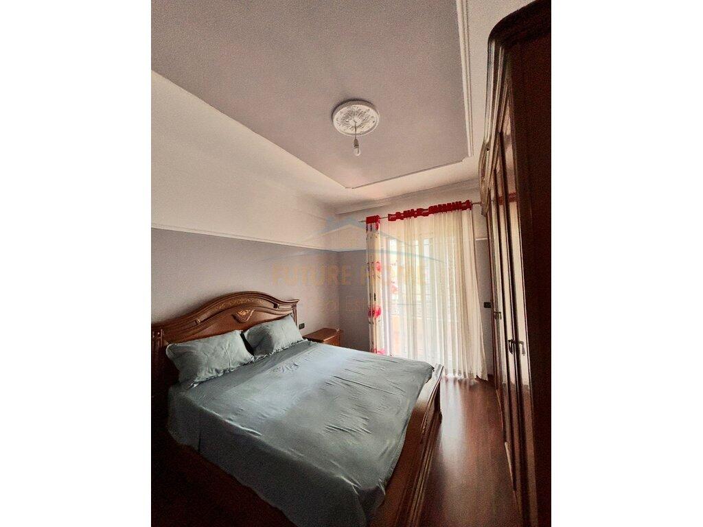 Qera, Apartament 2+1, Rruga 5 Maji, Tirane