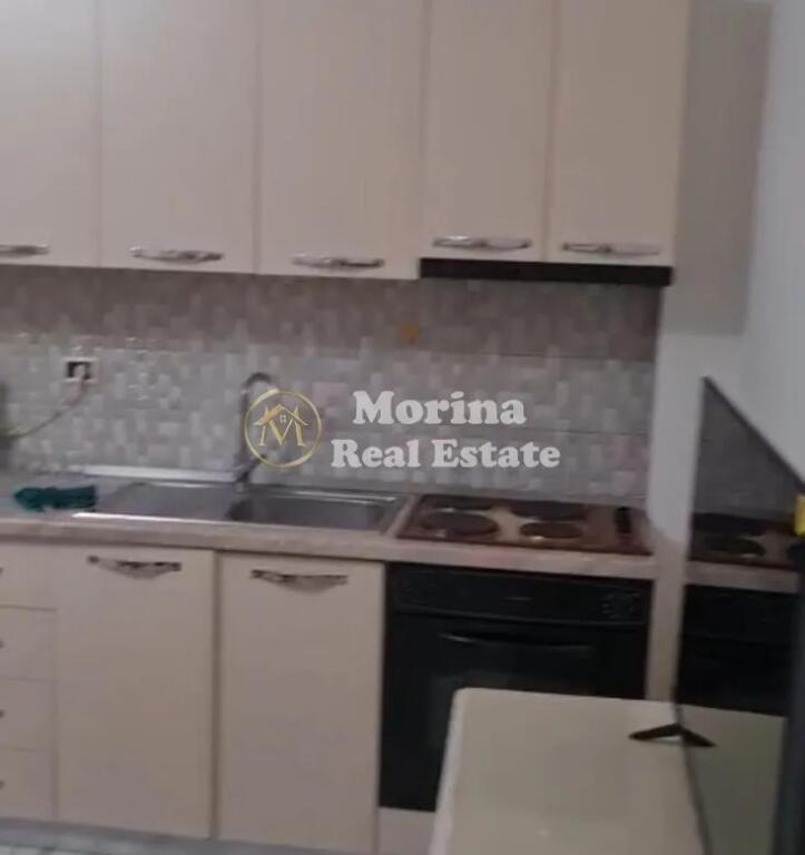 Qera, Apartament 2+1, prane Casa Italia, 400 euro/muaj