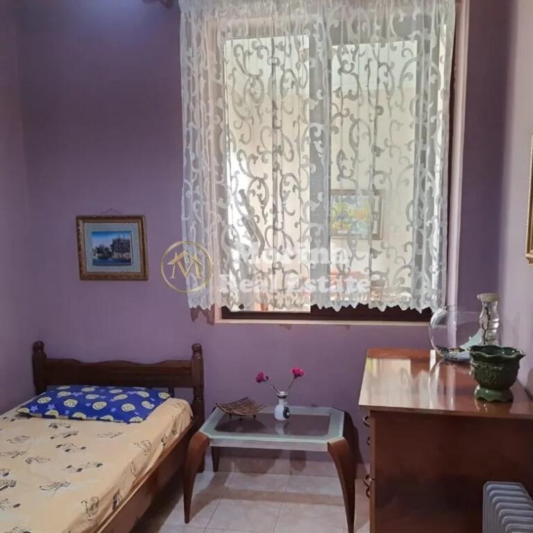 Qera, Apartament 2+1, te Ministria e Jashtme, 600 euro/muaj