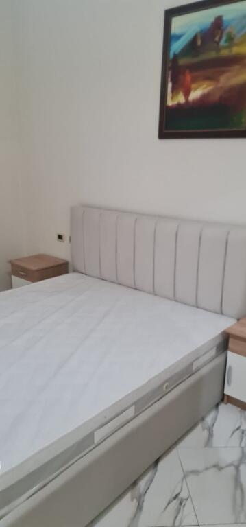 🏡 Jepet me qira apartament 2+1 pranë Casa Italia!
