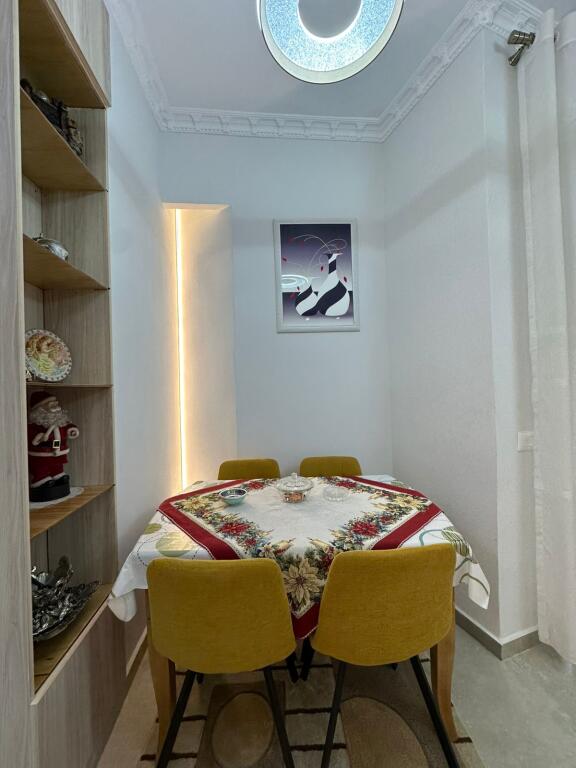Affittasi appartamento 2+1+2T(una toilette con aspiratore) al Donika Center !