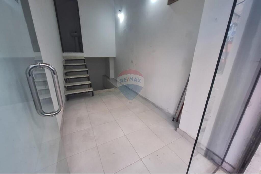 Shop for rent in Yzberisht !