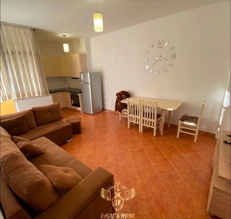 APARTAMENT 1+1 ME QERA 📍 POLIKLIIKA DURRES   • 500€ ✅
