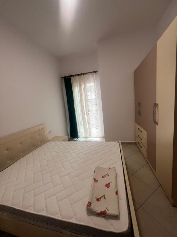 Apartament 3+1+2 WC+ 1 Lavanteri (📍Bulevardi Zogu i Parë, pranë Intesa San Paolo)