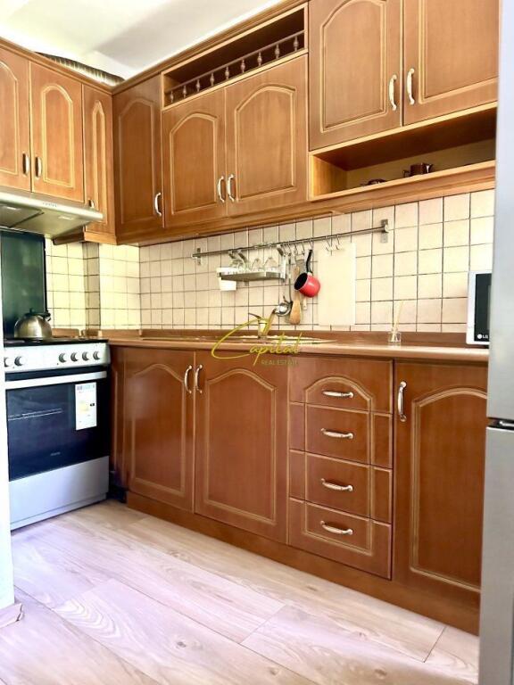 APARTAMENT ME QERA 1+1 ZOGU I ZI 500 EURO