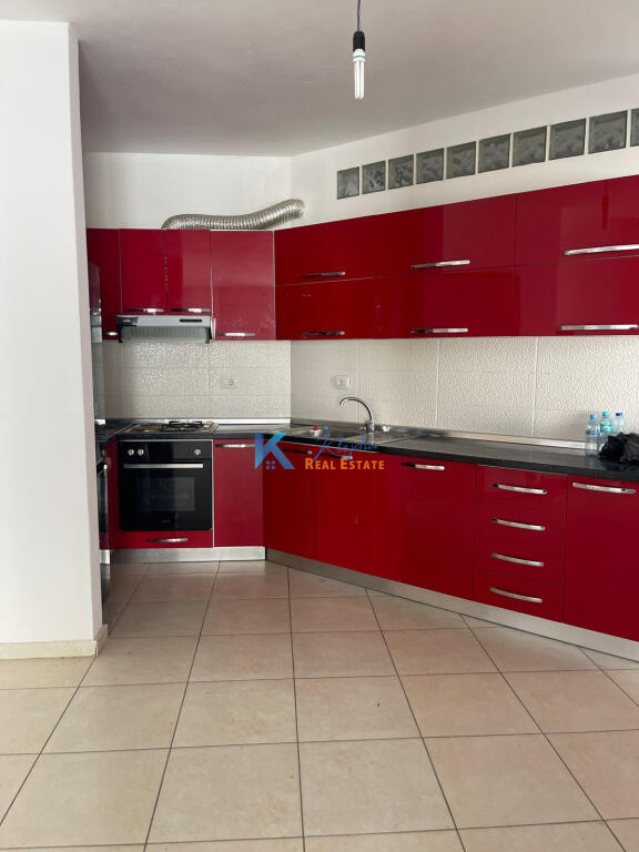 Appartamento 2+1+2 in VENDITA ad Astir, dietro il bar Bohem