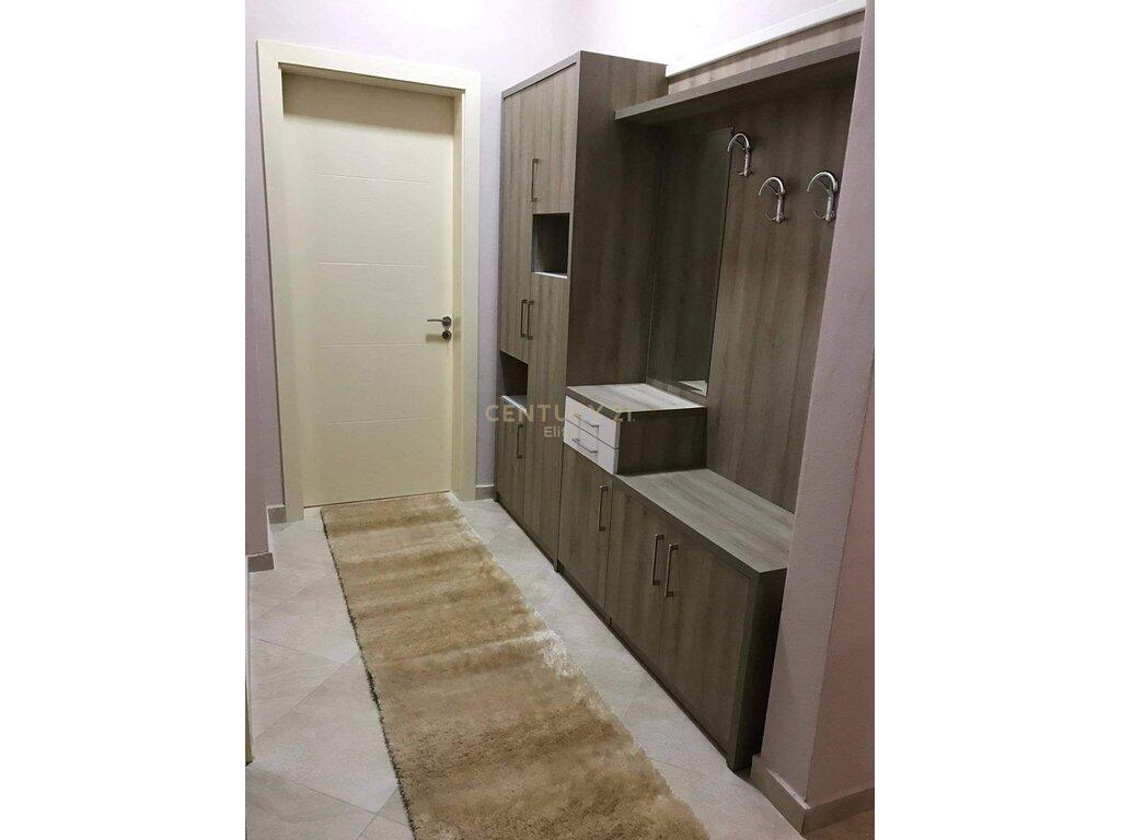 Affittasi appartamento 1+1 in via Muhamet Deliu a Fresk.