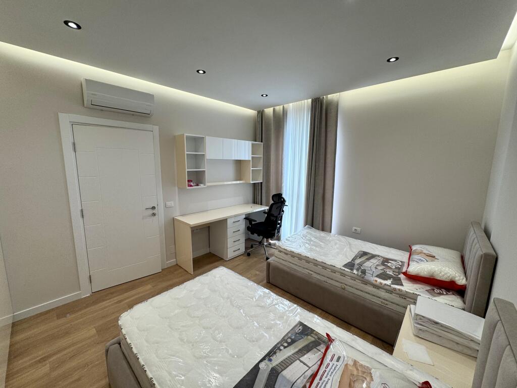 📣 QERA Apartament 3+1 Me 2 Tualete, Ballkon Dhe Parking 📍 Univers City, pranë QTU ✨
